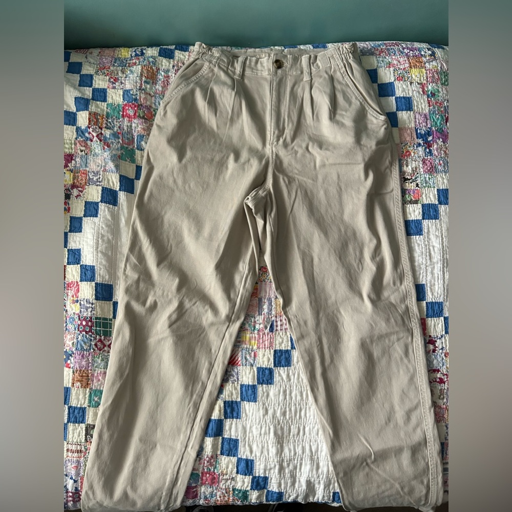 American eagle khaki pants